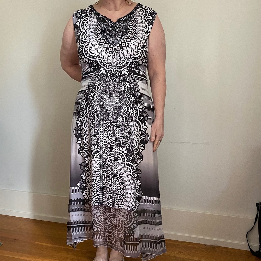 World Unity Mandala Pattern Dress w/ Sharkbite Hem